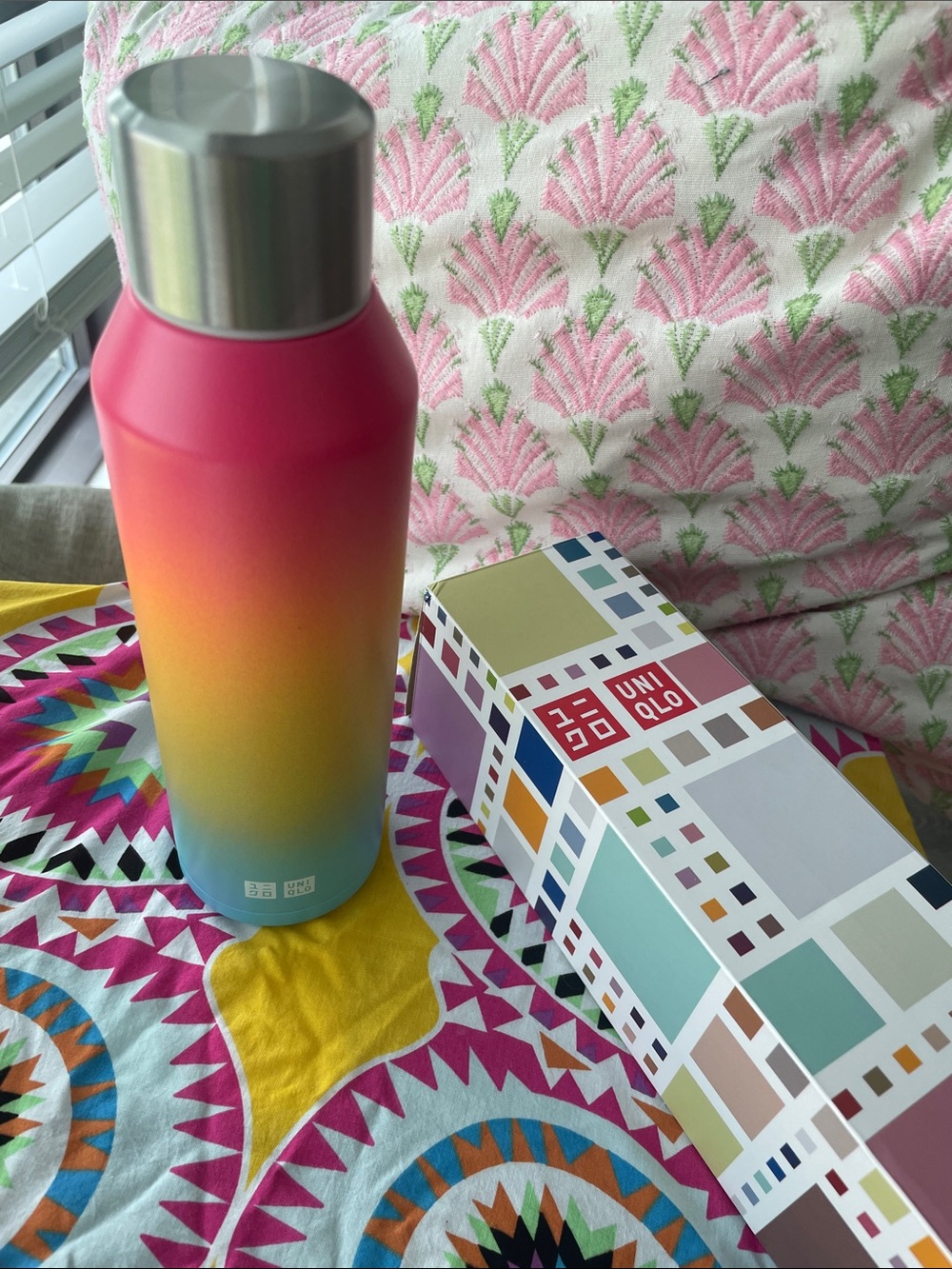 Uniqlo Rainbow Gradient Stainless 16 oz new with box